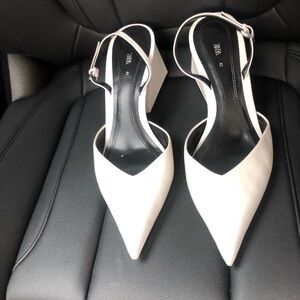 Zara unique slingbacks